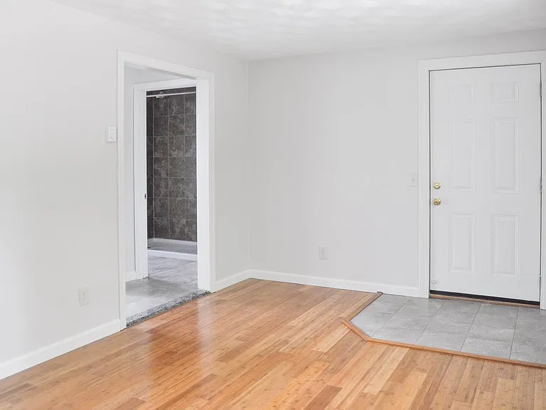 152 Main St #8 — Photo 2