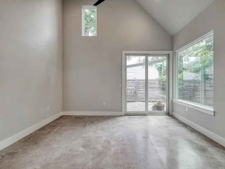 4814 Harmon Ave — Photo 9