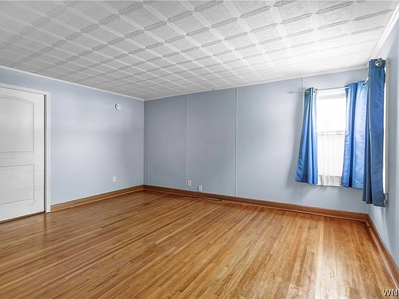 4th image of 747 Harrison Ave
