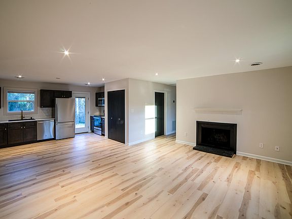 2nd image of 638 Kirtley Way #B
