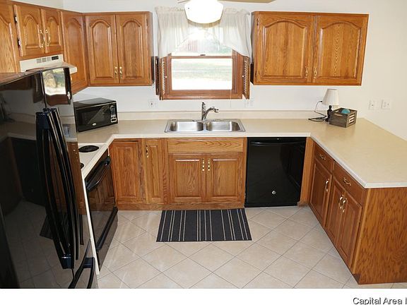 4th image of 828 Whispering Pines Dr