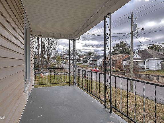 4th image of 235 McDowell St