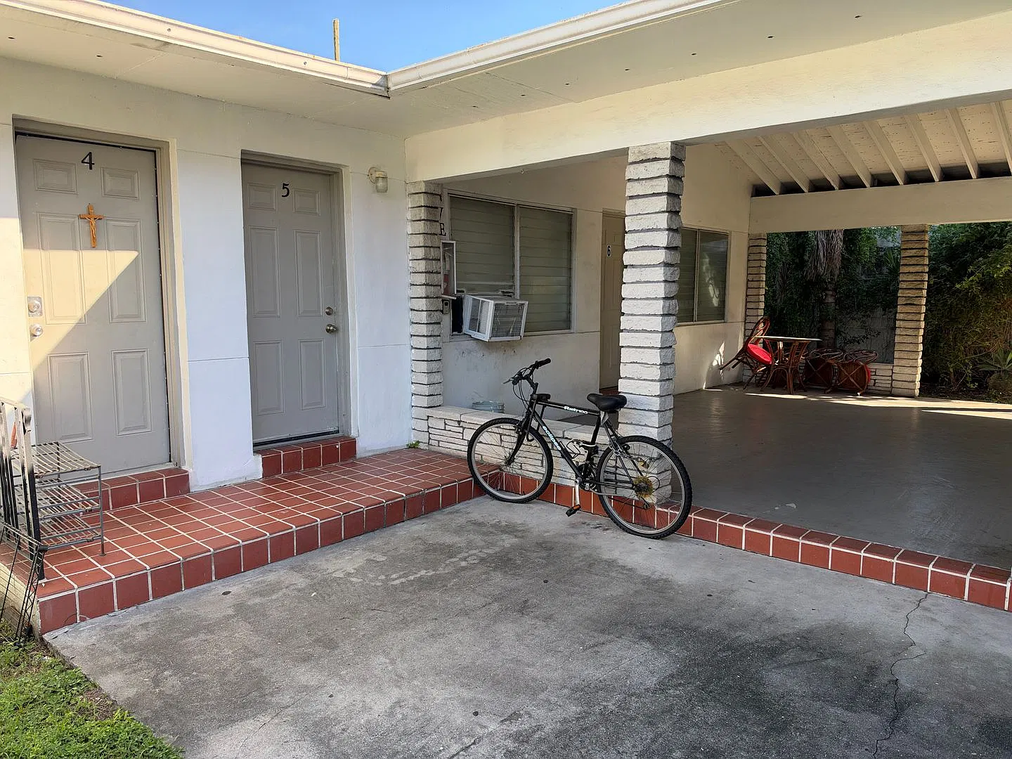 Studio - Centrally located- Walking distance to Brickell! — Photo 3