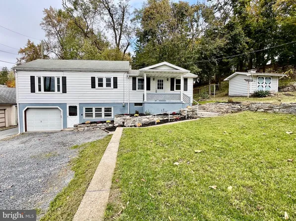 211 E North Rear St, Waynesboro, PA 17268