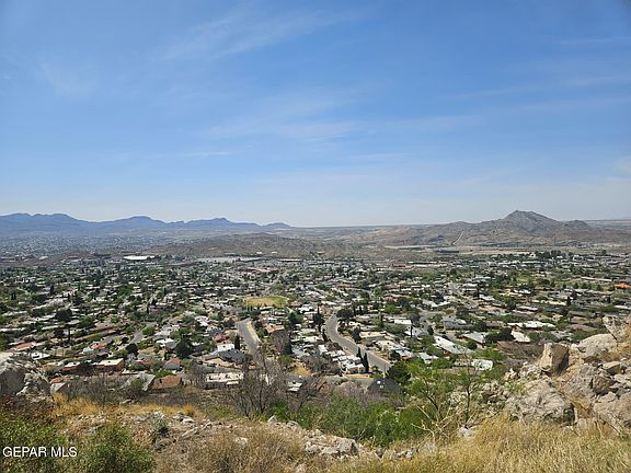 2nd image of 25 Silent Crest Dr