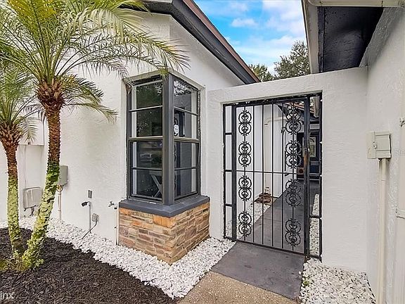 3rd image of 1921R Gregory Dr
