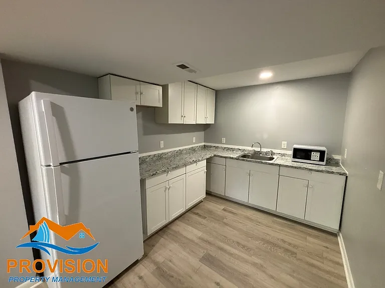 20 Washington Dr — Photo 18