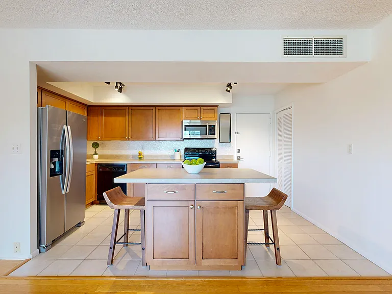 2401 Bayshore Blvd #502 — Photo 14