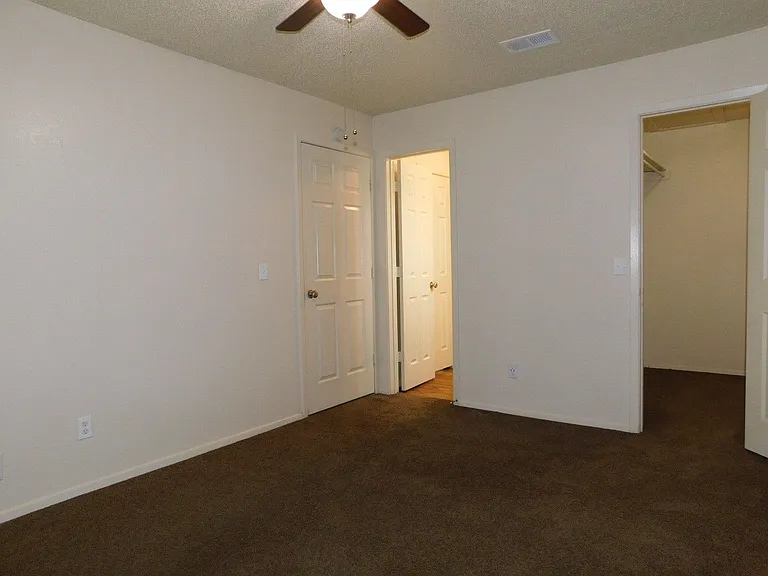 Gant Apartments — Photo 17