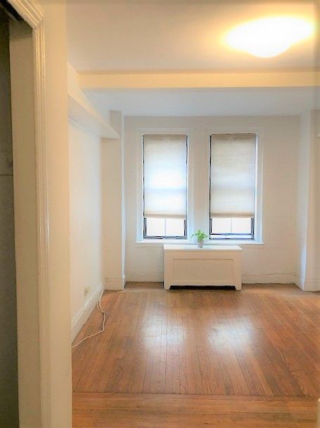 1st image of 50 W 72nd St APT 202