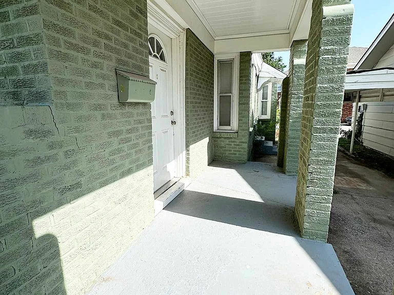 2305 NW 15th St #B — Photo 2