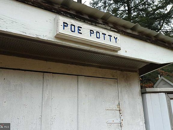 5th image of 112 Poe Aly