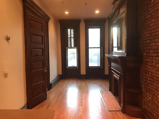 Rented by PLUSH REALTY Inc | media 23