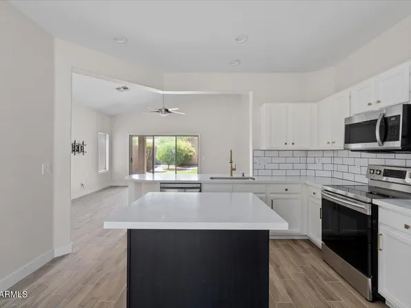 40702 N ROBINSON Drive, Anthem, AZ 85086