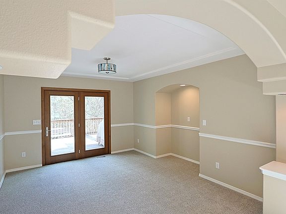 4th image of 7914 E Columbia Dr