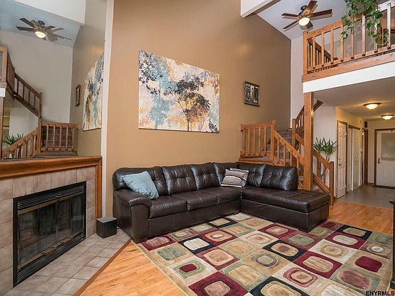 4th image of 6 Greystone Dr