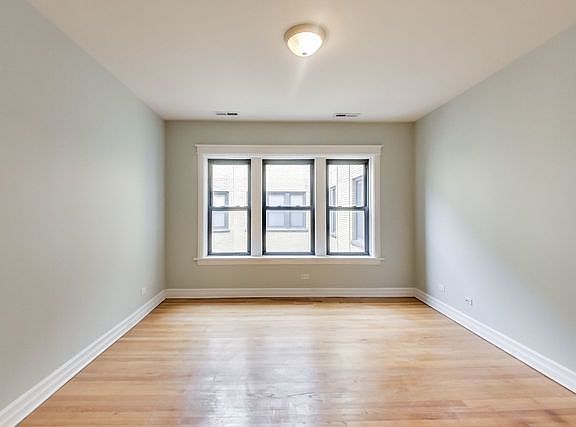3rd image of 4613 N Paulina St APT 2A