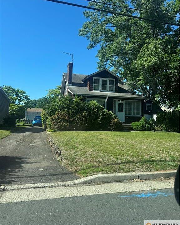 1st image of 115 McKinnon St