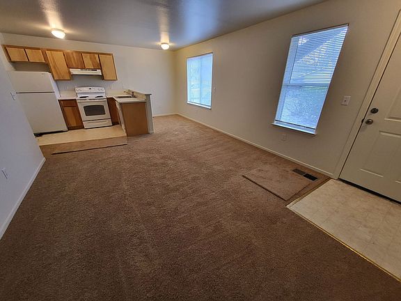 2nd image of 1024 E 5th St #Fif1024-104