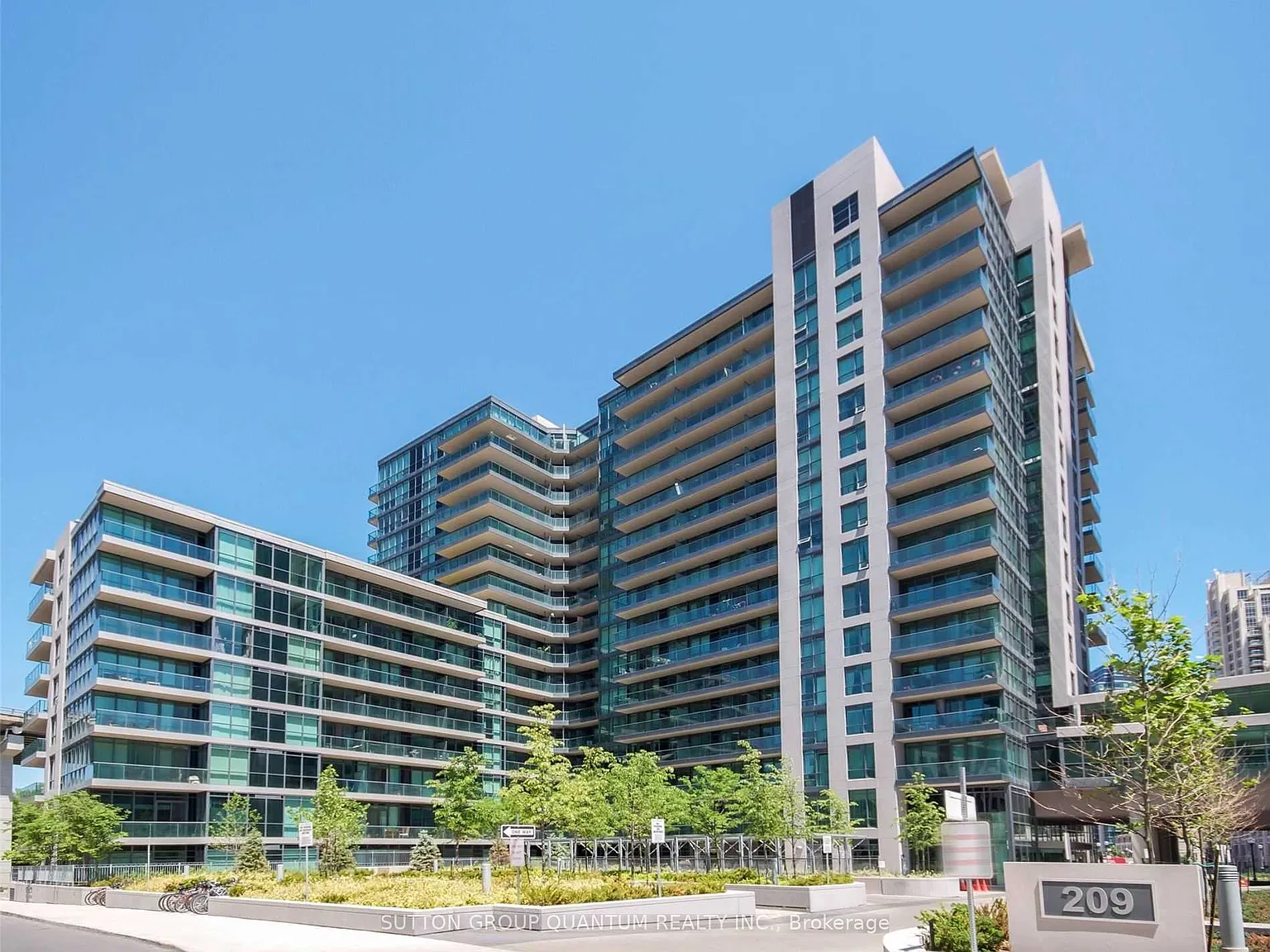 The Neptune 2 Condominiums — Photo 1
