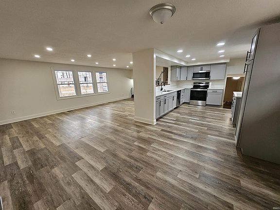 3rd image of 7029 Nordale Dr