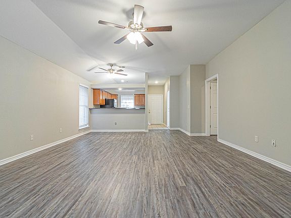 5th image of 1900 Barkley St