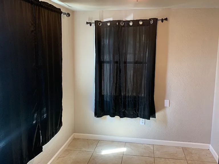 Sierra Dr — Photo 7