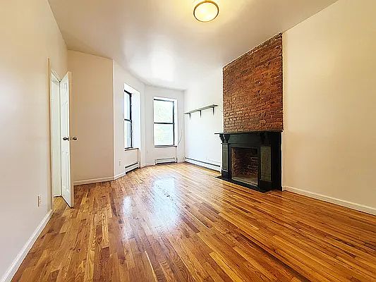 1st image of 453 Marion St #2