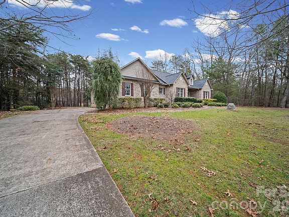 2nd image of 426 Pearl Bay Dr