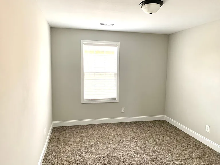 712 Banister Dr — Photo 23