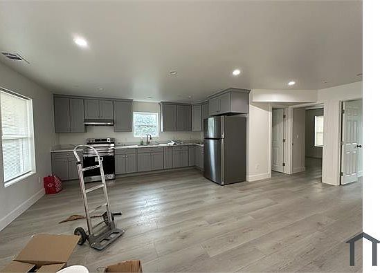 5th image of 1436 55th Ave