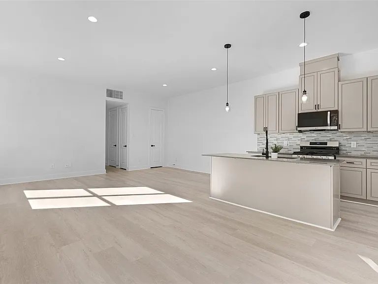 7905 Cora St #B — Photo 4
