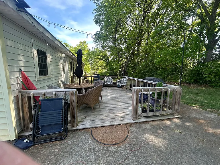 110 Martin St — Photo 3