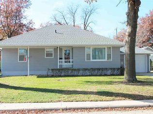 203 S 21st St, Beatrice, NE 68310