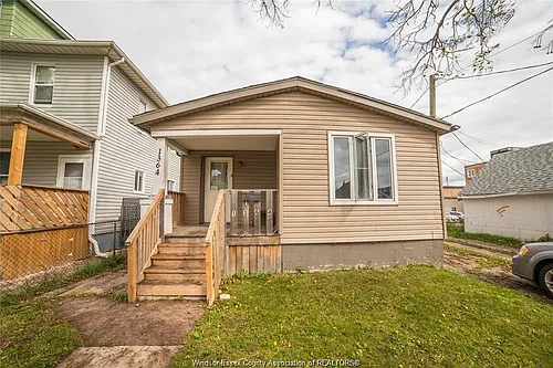 1364 McKay Ave Photo 1