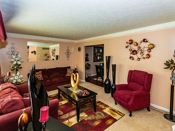 4th image of 7373 Rogers Dr