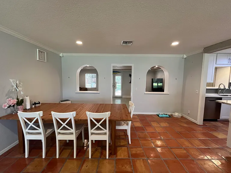 620 NE 9th Ave — Photo 36