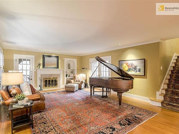 4th image of 635 W 67th St