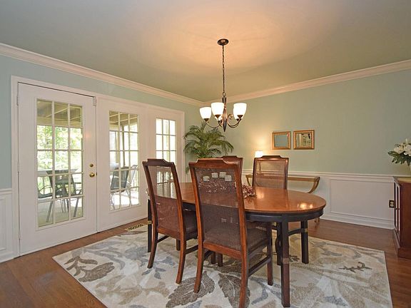 5th image of 683 Bennettwoods Ct