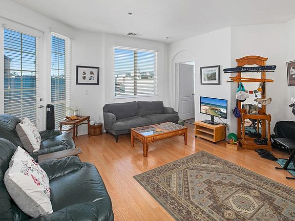 2nd image of 3950 Ohio St Unit 225