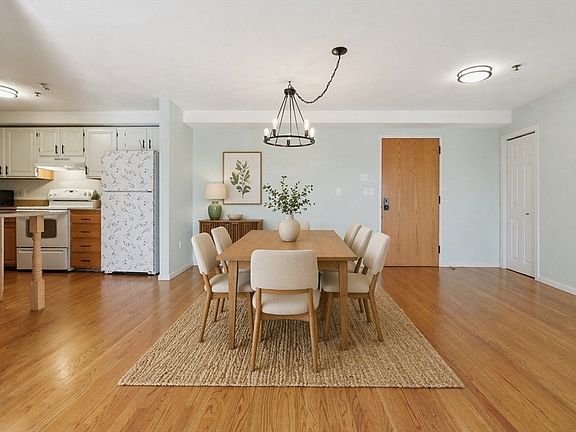 3rd image of 39 Parlin St APT 404