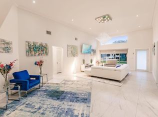 19655 W Country Club Dr #ID1026162P, Miami, FL 33180