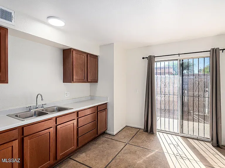 2823 N Flanwill Blvd #1 & 2 — Photo 21