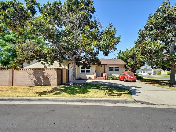 5th image of 16227 Castana Ave