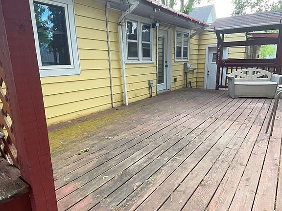 4th image of 532 Broadway St