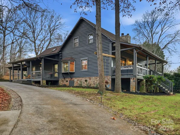 19810 Schooner Dr, Cornelius, NC 28031