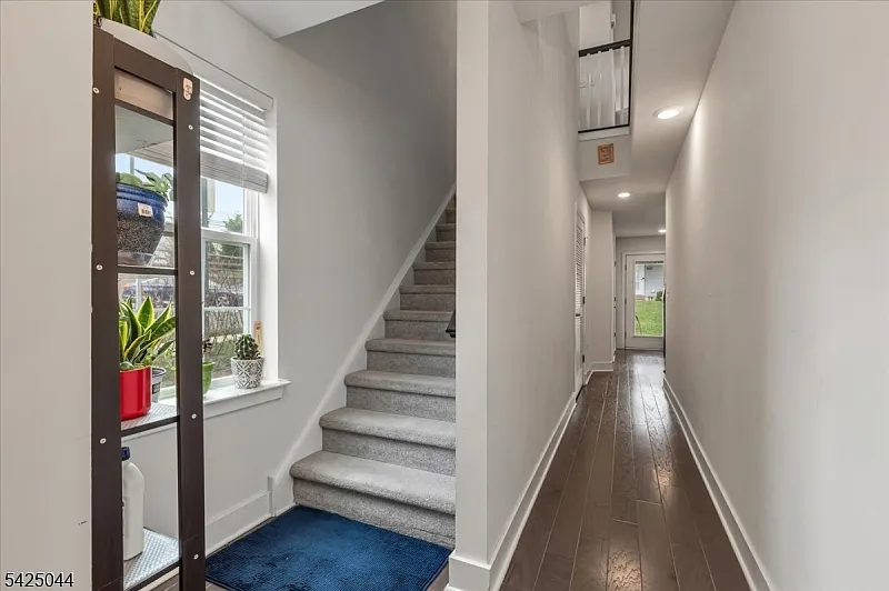 2 bed, 3.5 bath, $3,500 — Photo 3
