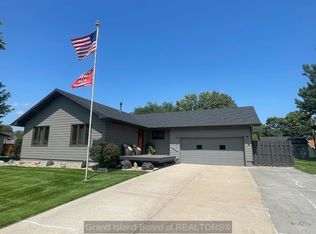 4240 Manchester Rd, Grand Island, NE 68803