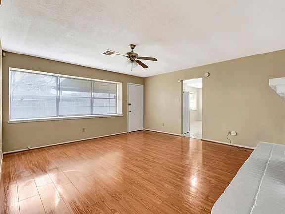 4th image of 8402 Garden Parks Dr