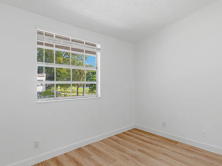 8207 Fairway Rd — Photo 22